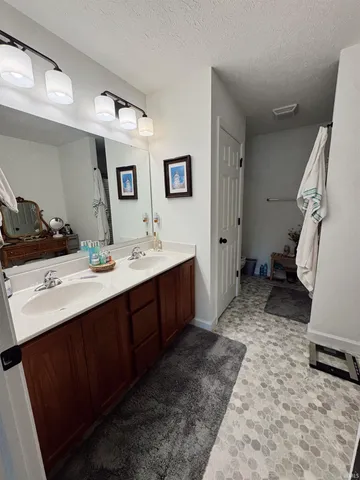 $390,000 | 8488 East Ash Road, Bloomfield, IN 47424