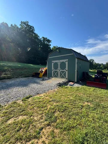 $390,000 | 8488 East Ash Road, Bloomfield, IN 47424