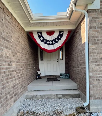 $390,000 | 8488 East Ash Road, Bloomfield, IN 47424