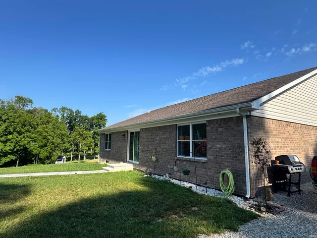 $390,000 | 8488 East Ash Road, Bloomfield, IN 47424
