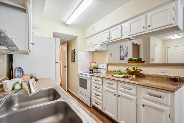 $130,000 | 2750 Holly Hall Street, Unit 1403, Houston, TX 77054