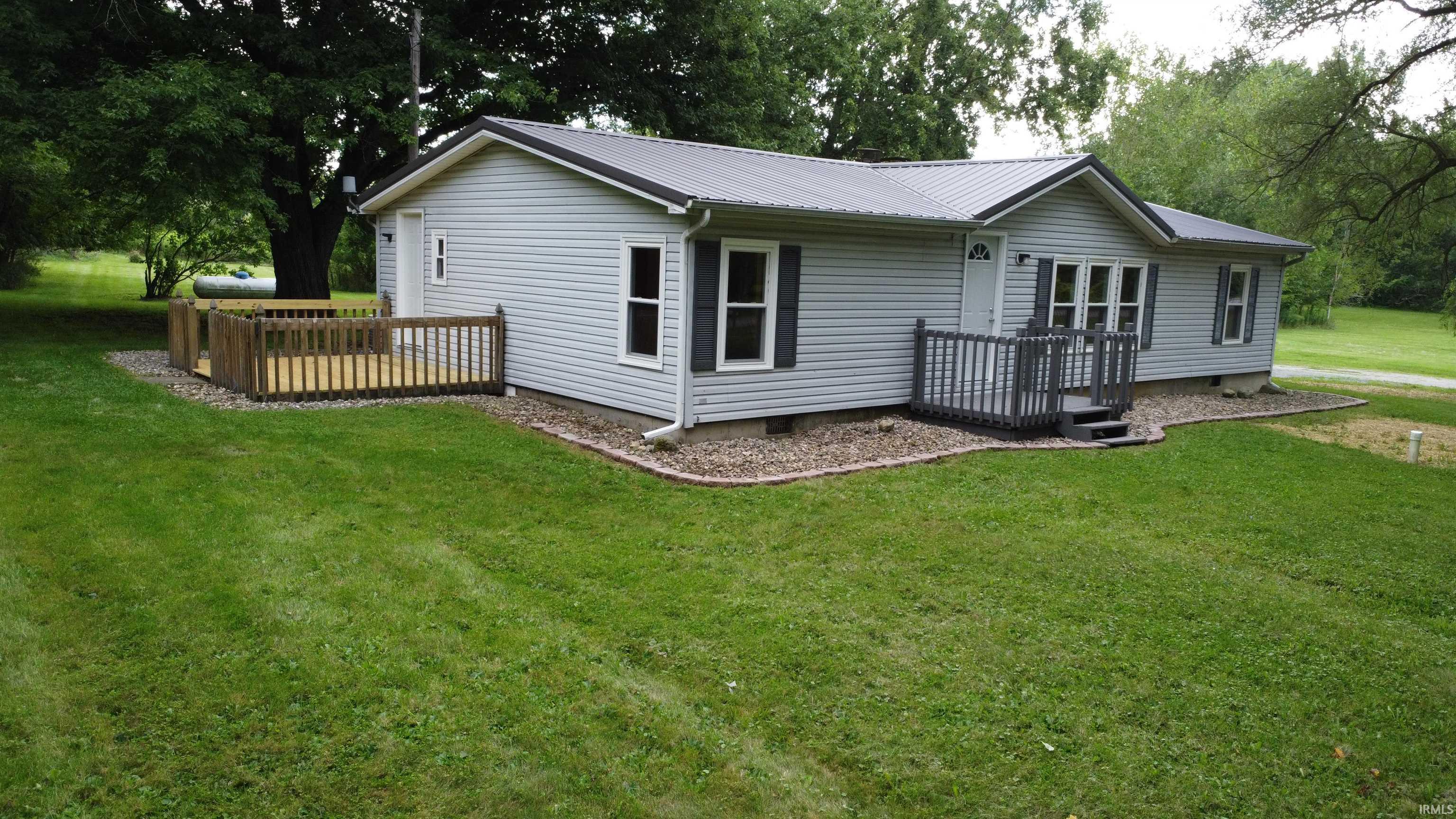 5250 South Country Club Road Warsaw, IN 46580 - Photo 3 of 33 Gallery Image 3