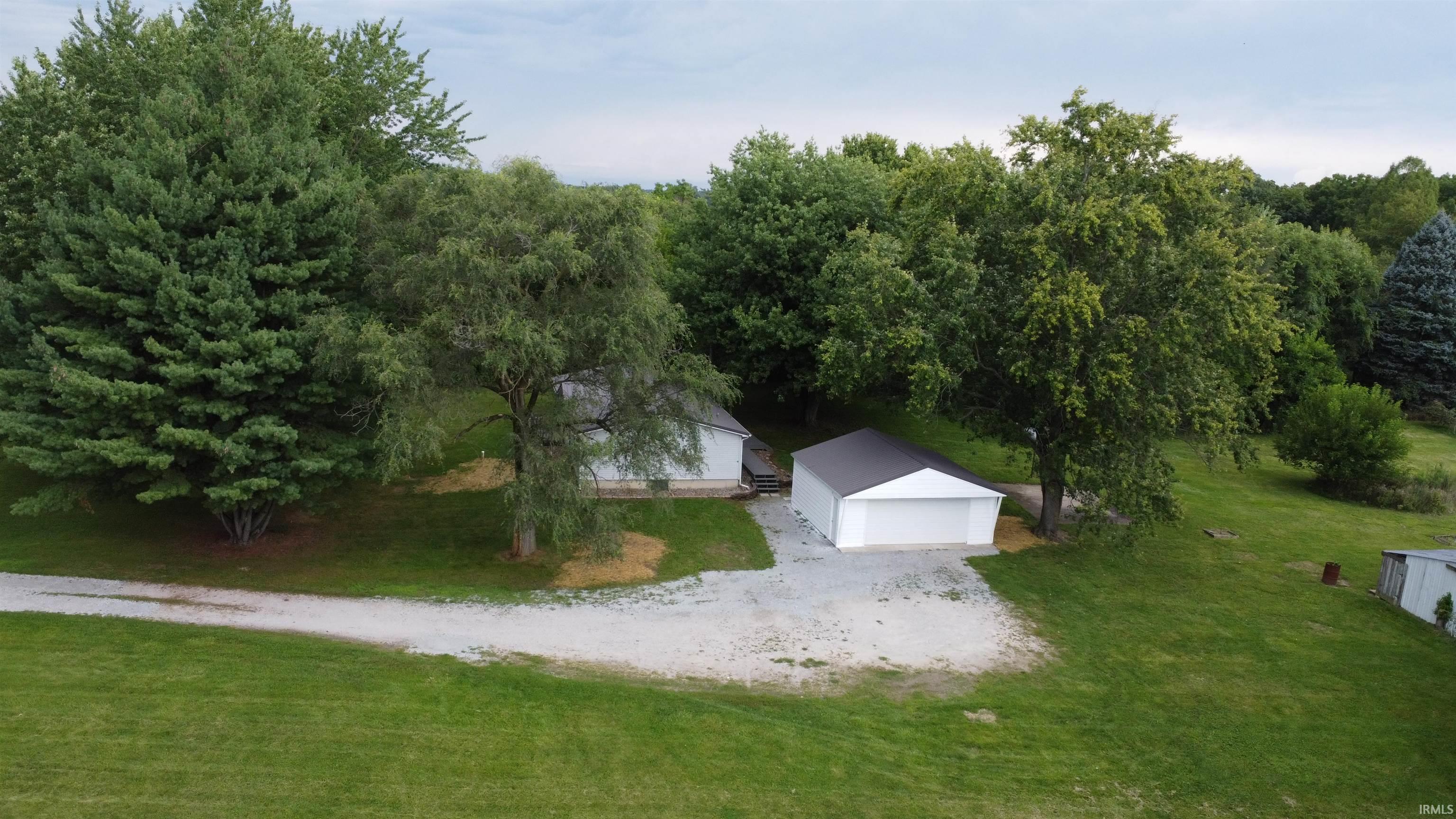 5250 South Country Club Road Warsaw, IN 46580 - Photo 4 of 33 Gallery Image 4
