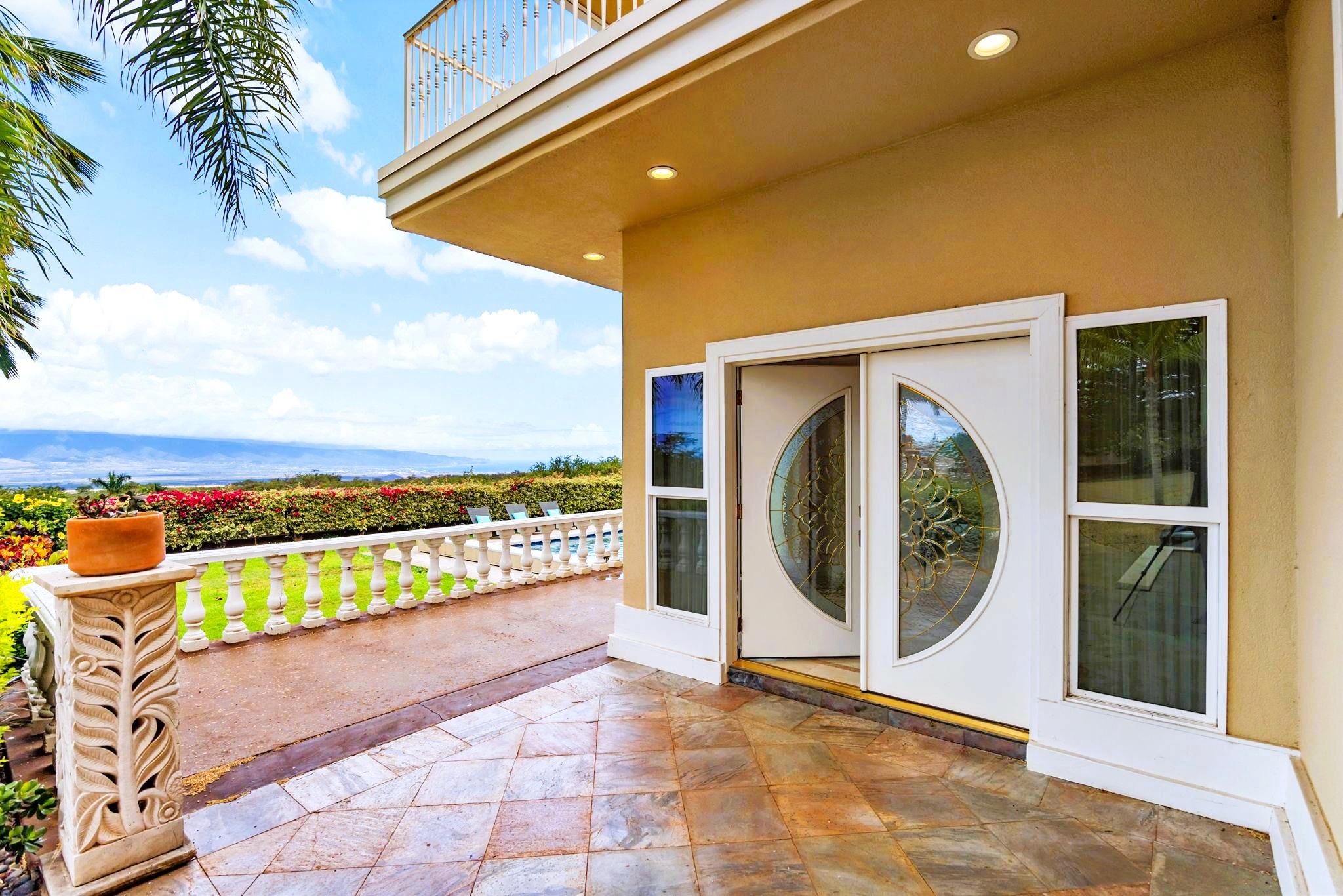 3446 Omaopio Road Kula, HI 96790 - Photo 31 of 49 a view of a balcony with an outdoor space