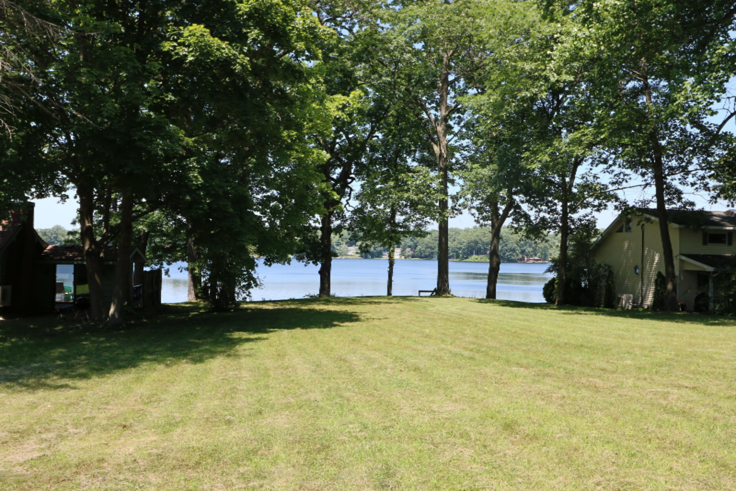 32560 Cable Parkway Dowagiac, MI 49047 - Photo 1 of 14 Vacant lakefront lot