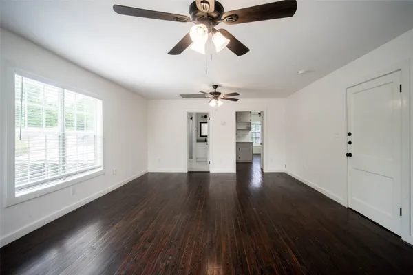 $950 | 1911 Forest Hill Boulevard, Unit 2, Houston, TX 77023