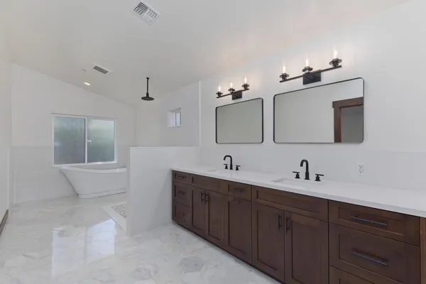 $1,149,000 | 807 South Barlow Lane, Bishop, CA 93514