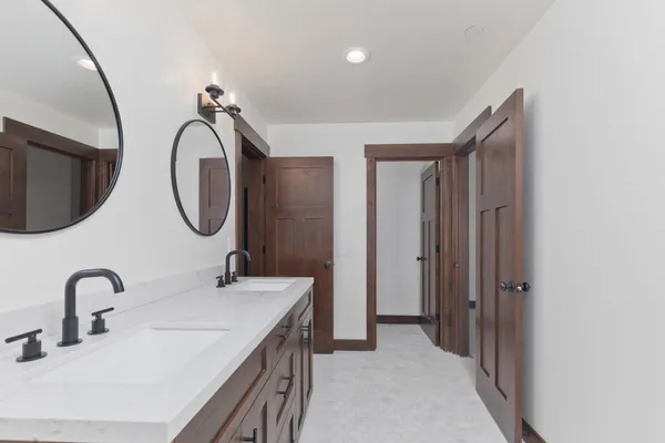 $1,149,000 | 807 South Barlow Lane, Bishop, CA 93514