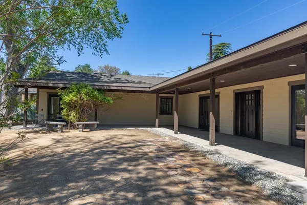 $1,149,000 | 807 South Barlow Lane, Bishop, CA 93514