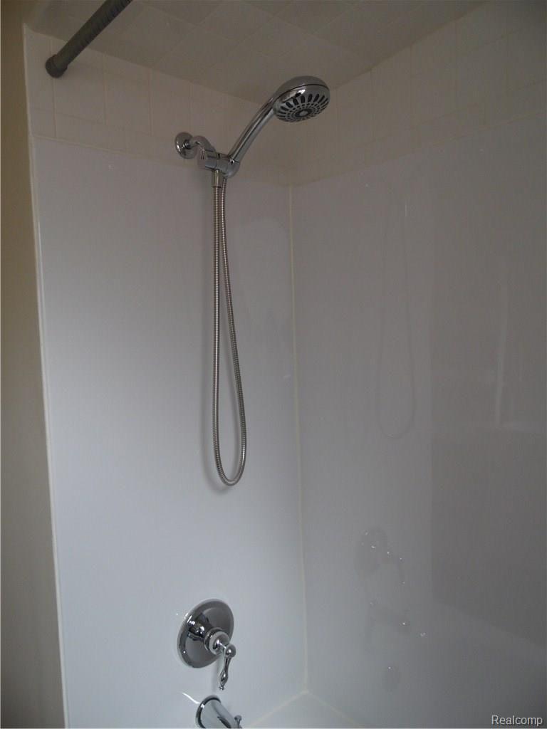 9160 Henry Ruff Road Livonia, MI 48150 - Photo 19 of 36 SAM_1077.JPG