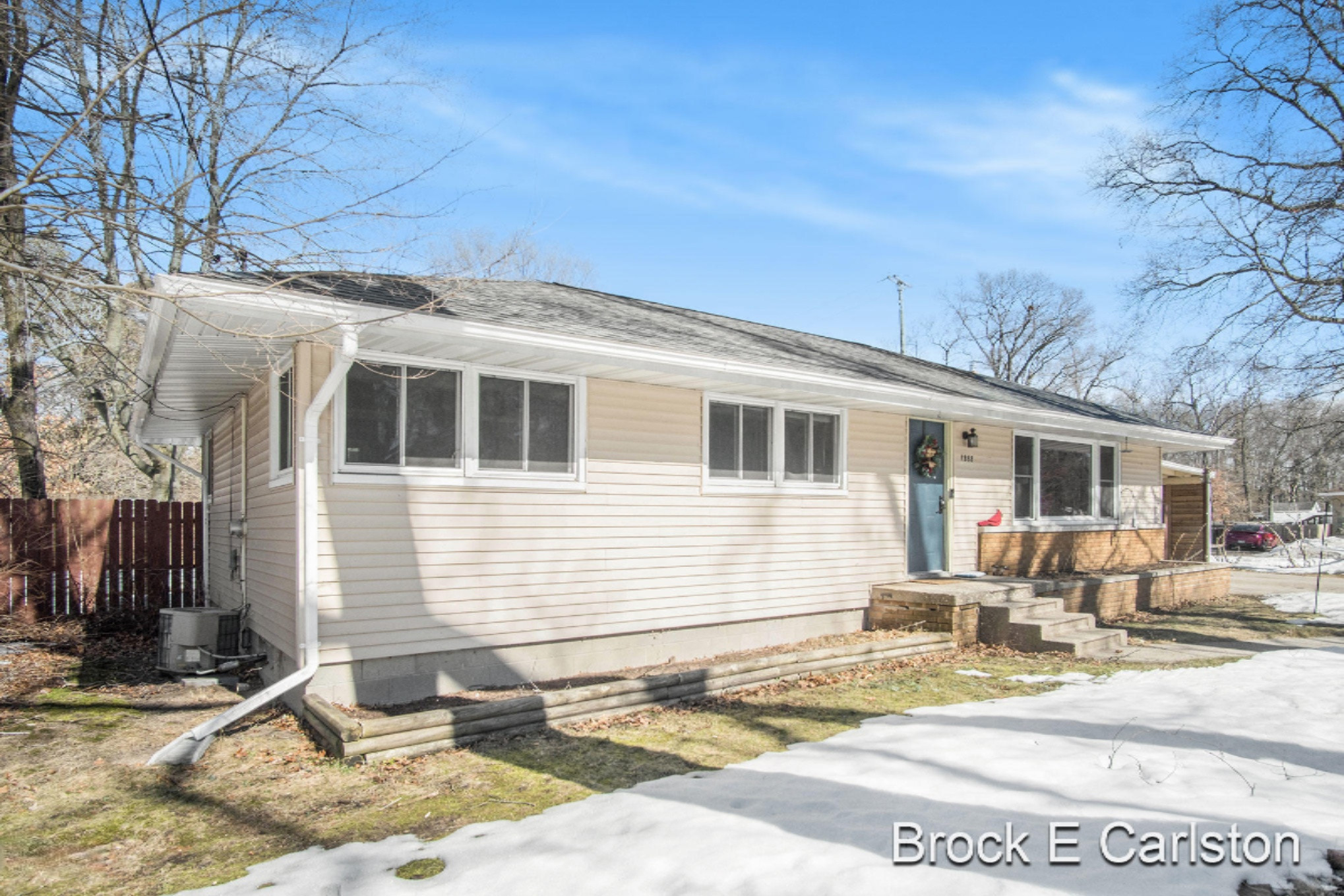 1388 Becker Road Muskegon, MI 49445 - Photo 3 of 27 DSC01743