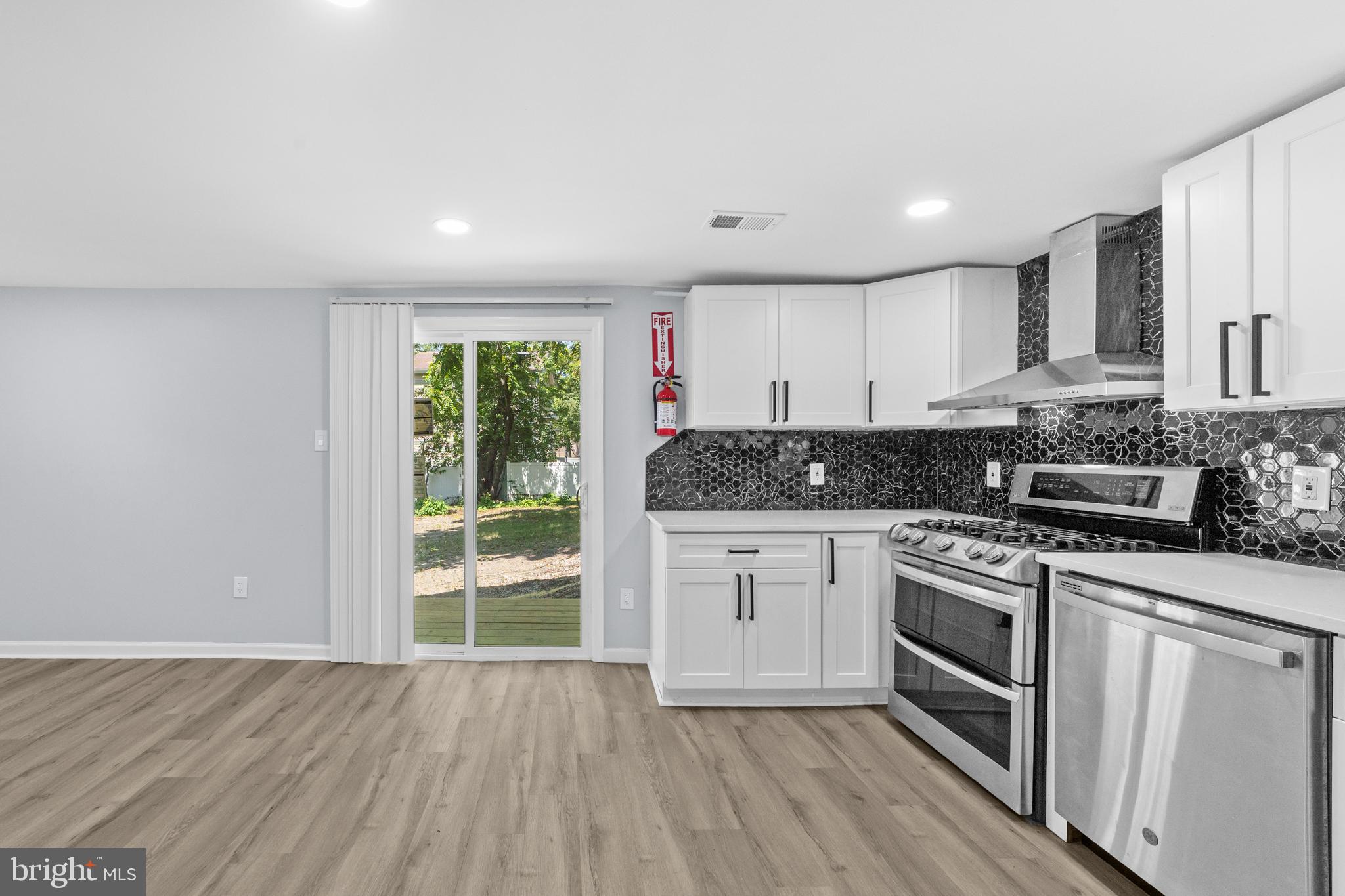 27 East Phoenix Avenue Lawnside, NJ 08045 - Photo 11 of 25