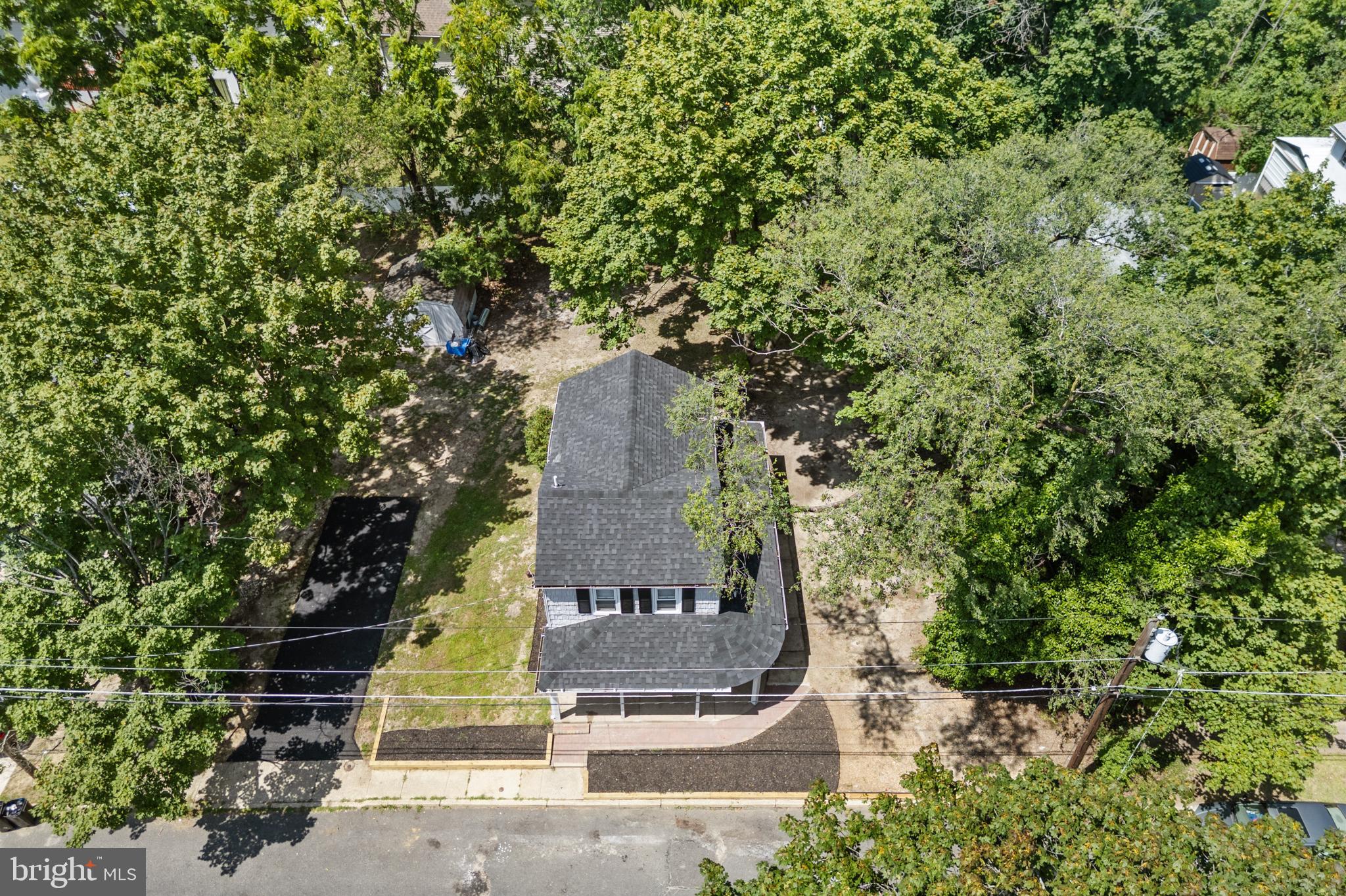 27 East Phoenix Avenue Lawnside, NJ 08045 - Photo 2 of 25