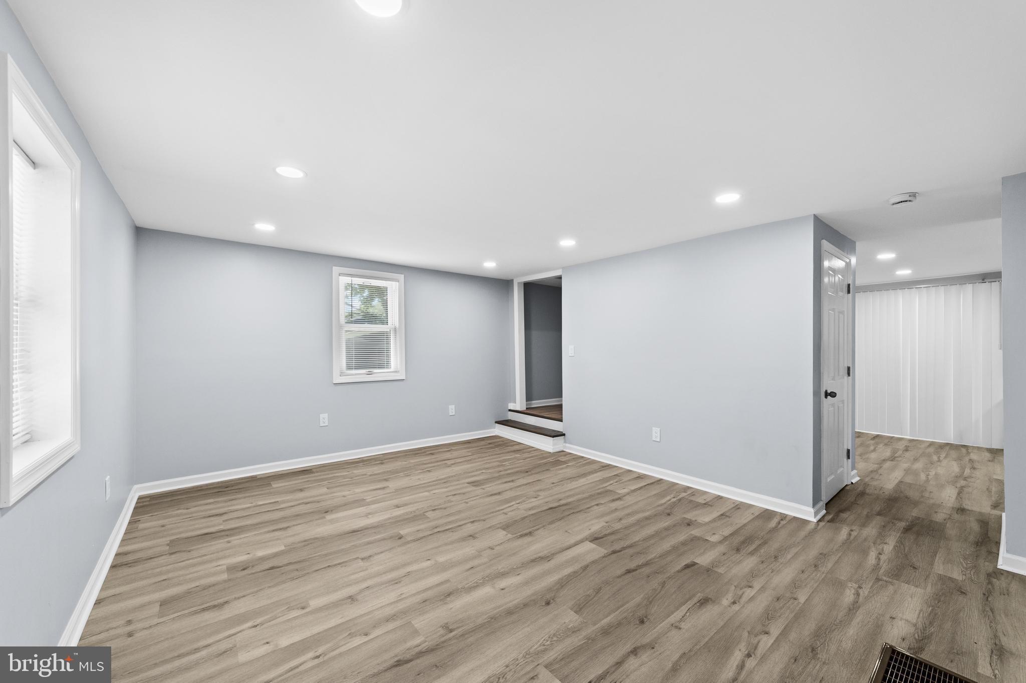 27 East Phoenix Avenue Lawnside, NJ 08045 - Photo 5 of 25