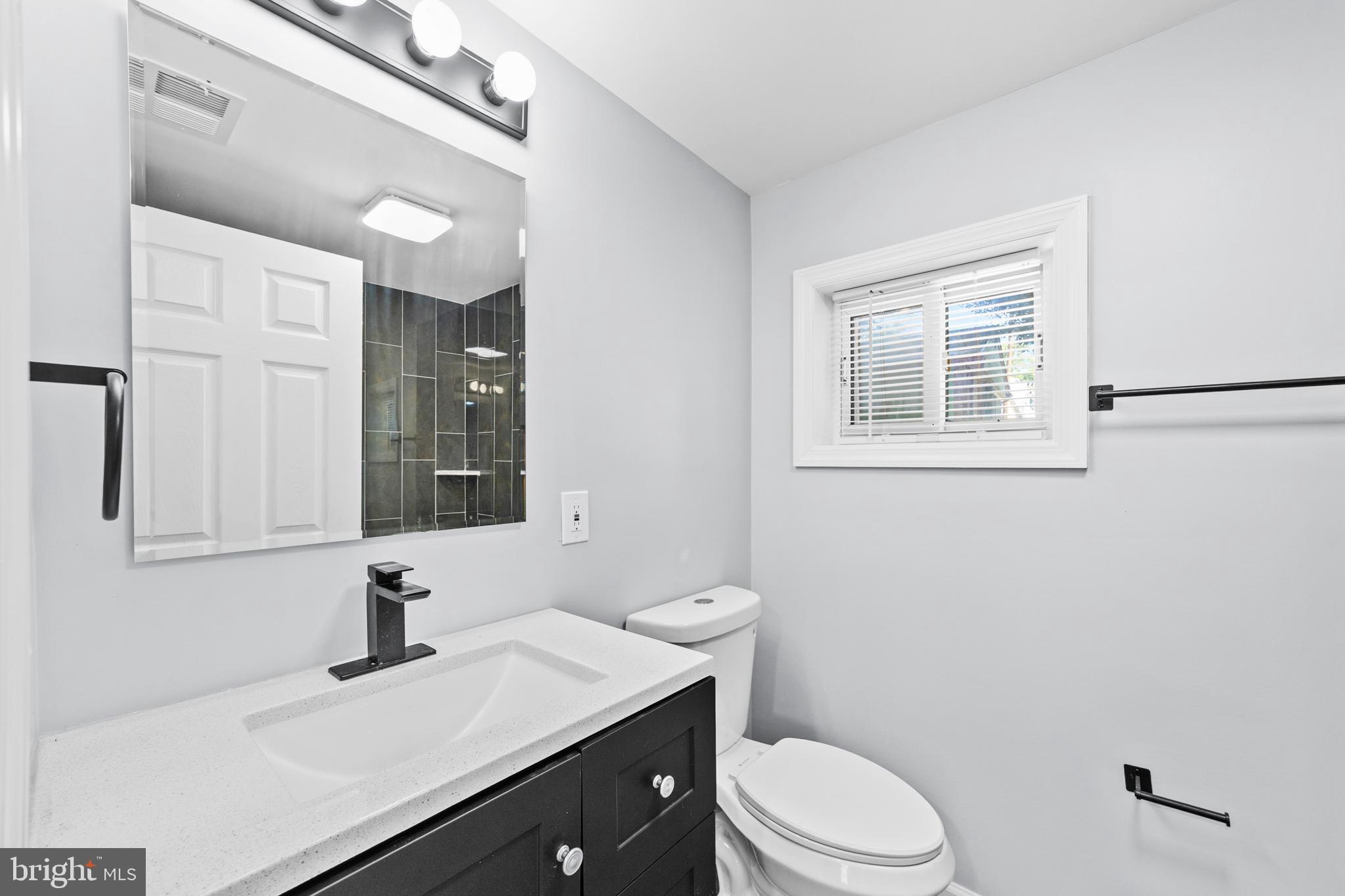 27 East Phoenix Avenue Lawnside, NJ 08045 - Photo 9 of 25