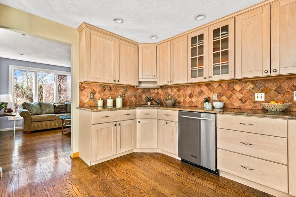 28 Falcon Road Sharon, MA 02067 - Photo 2 of 35