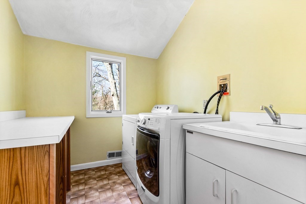 28 Falcon Road Sharon, MA 02067 - Photo 27 of 35