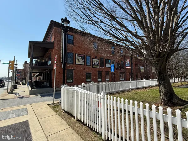 $1,550 | 2 South 3rd Street, Unit 2, Oxford, PA 19363