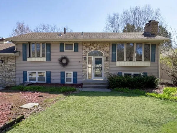 $399,900 | 1373 Pike Lake Drive, New Brighton, MN 55112