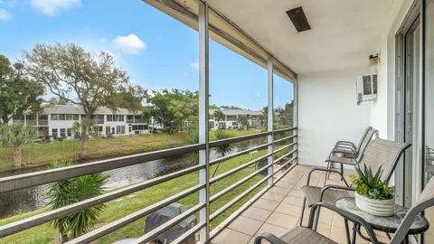 $89,000 | 77 Markham D, Deerfield Beach, FL 33442