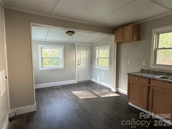 $1,350 | 331 West Bingham Street, Statesville, NC 28677