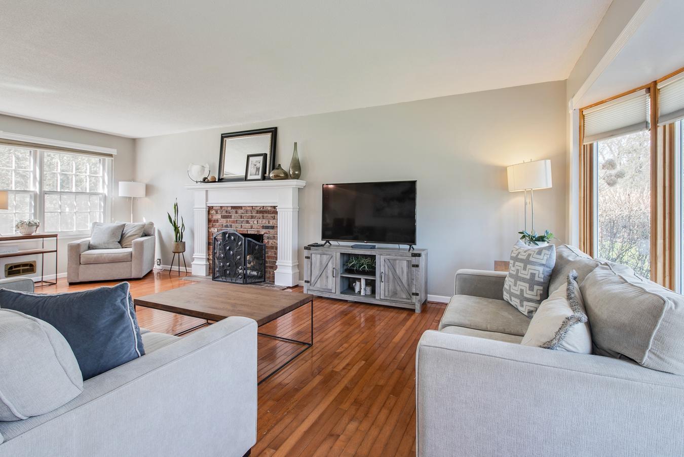 898 Cobb Road Shoreview, MN 55126 - Photo 2 of 34 Gallery Image 2