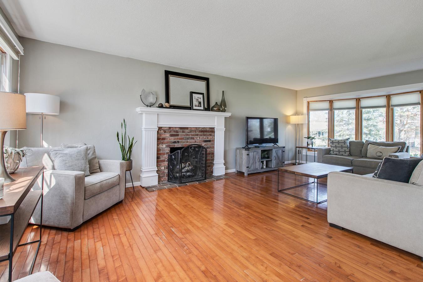 898 Cobb Road Shoreview, MN 55126 - Photo 7 of 34 Gallery Image 7