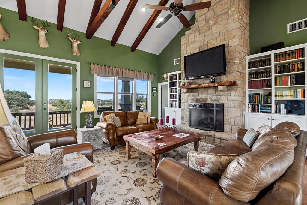 312 Cut-Off Road Fredericksburg, TX 78624 - Photo 4 of 61 Gallery Image 4