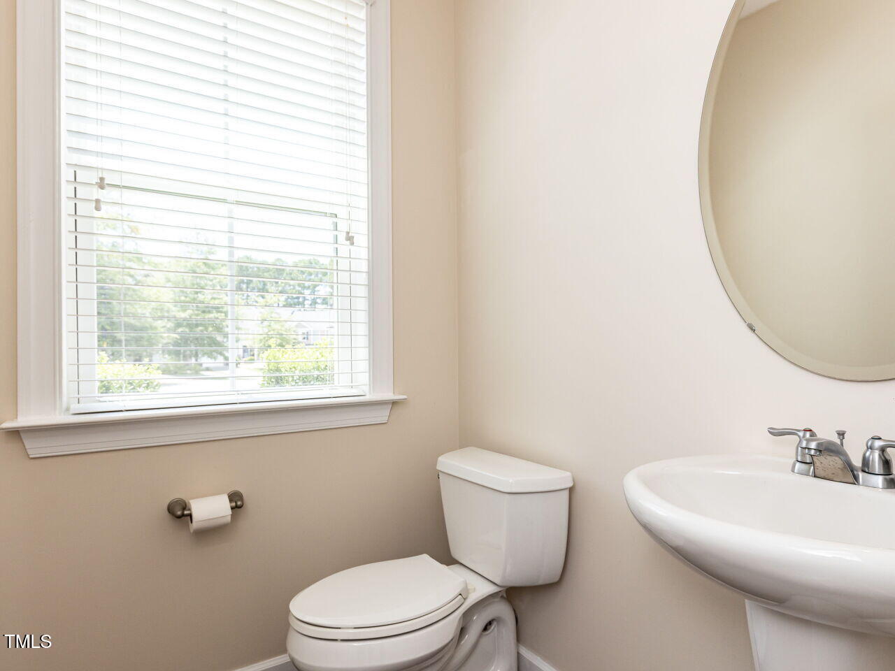 2418 Pecan Ridge Way Apex, NC 27502 - Photo 8 of 36 006-1280x960-half-bath