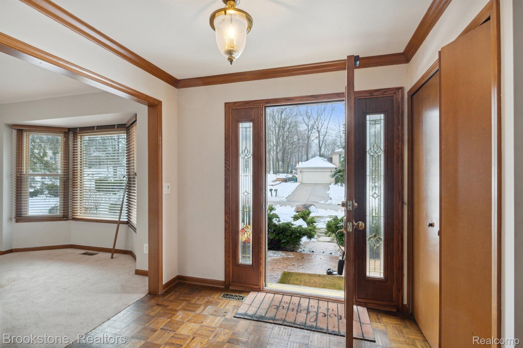 36875 Chesapeake Road Farmington, MI 48335 - Photo 6 of 41 Gallery Image 6