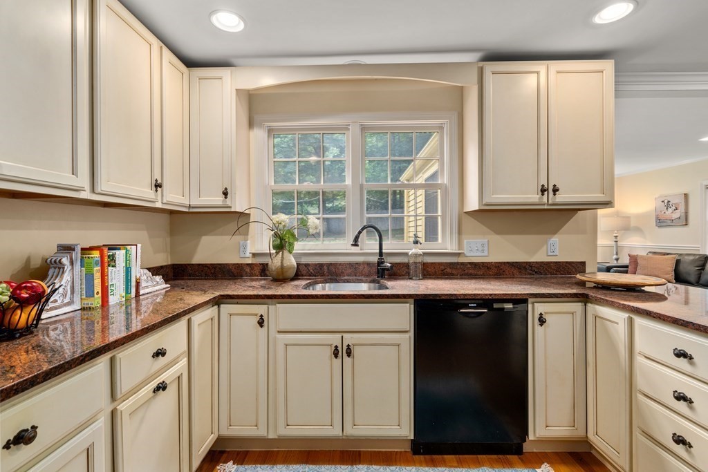 14 King Philip Road Sudbury, MA 01776 - Photo 13 of 33