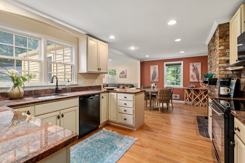 14 King Philip Road Sudbury, MA 01776 - Photo 14 of 33