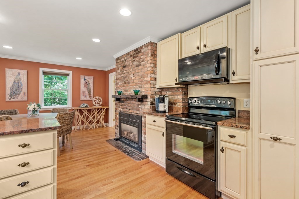 14 King Philip Road Sudbury, MA 01776 - Photo 15 of 33