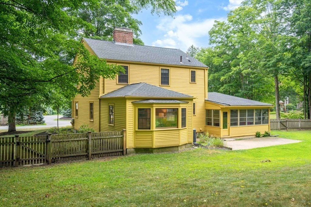 14 King Philip Road Sudbury, MA 01776 - Photo 3 of 33