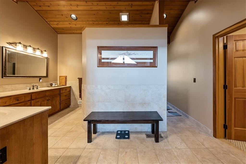 521 North 1450th Road Lawrence, KS 66049 - Photo 55 of 96