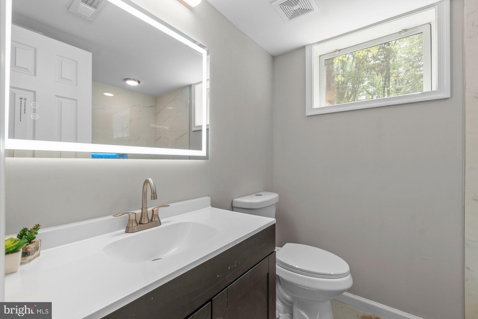 5001 Sharon Road Temple Hills, MD 20748 - Photo 19 of 25 Bathroom 2