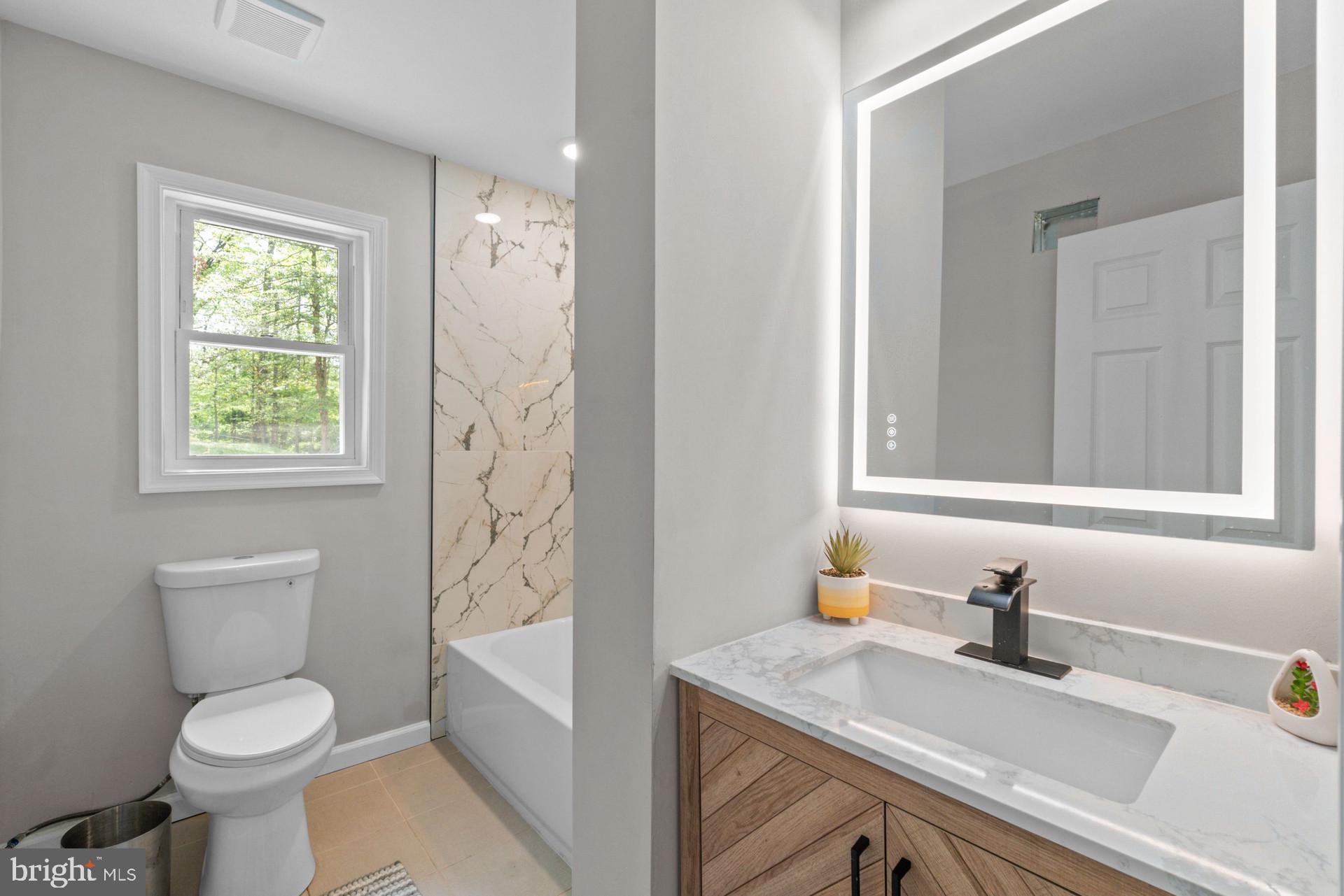 5001 Sharon Road Temple Hills, MD 20748 - Photo 10 of 25 Bathroom