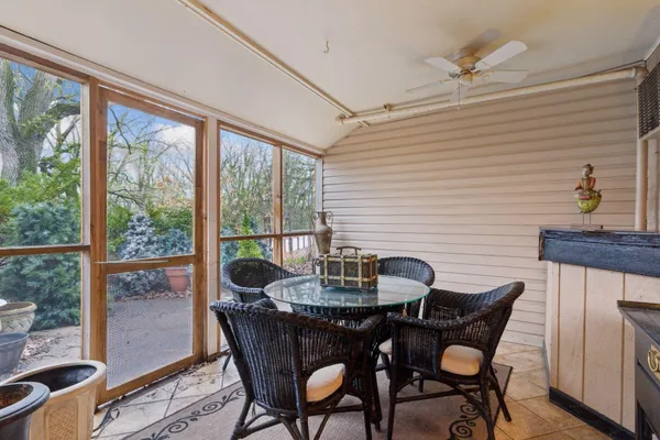 $185,000 | 3076 Lexington Avenue North, Unit A6, Roseville, MN 55113