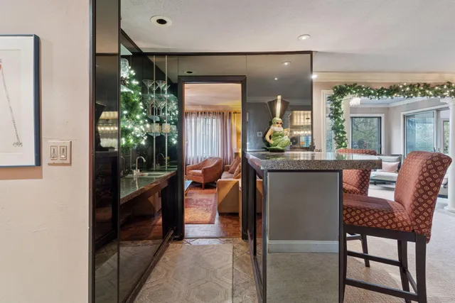 $185,000 | 3076 Lexington Avenue North, Unit A6, Roseville, MN 55113