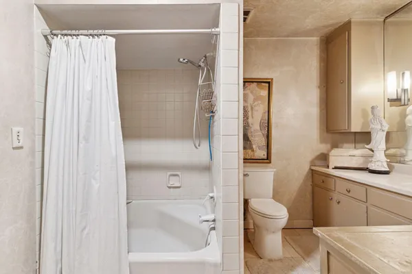 $185,000 | 3076 Lexington Avenue North, Unit A6, Roseville, MN 55113