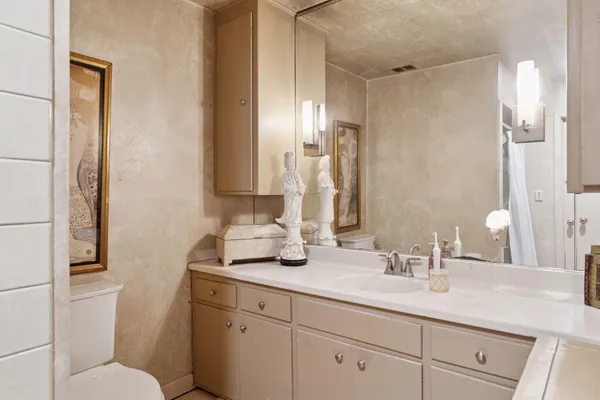 $185,000 | 3076 Lexington Avenue North, Unit A6, Roseville, MN 55113