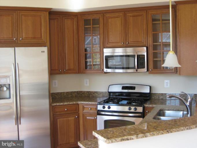 1216 South Glebe Road Arlington, VA 22204 - Photo 3 of 9 Kitchen