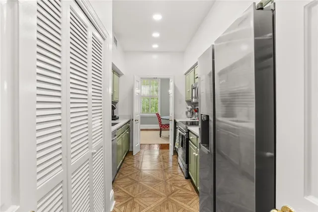 $625,000 | 5421 St Charles Avenue, Unit 2D, New Orleans, LA 70115