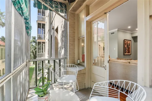 $625,000 | 5421 St Charles Avenue, Unit 2D, New Orleans, LA 70115