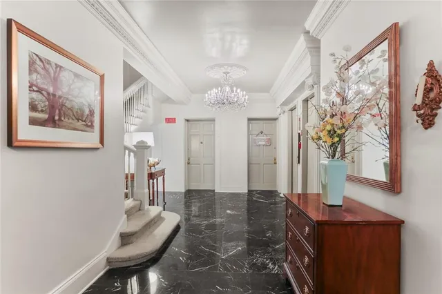 $625,000 | 5421 St Charles Avenue, Unit 2D, New Orleans, LA 70115