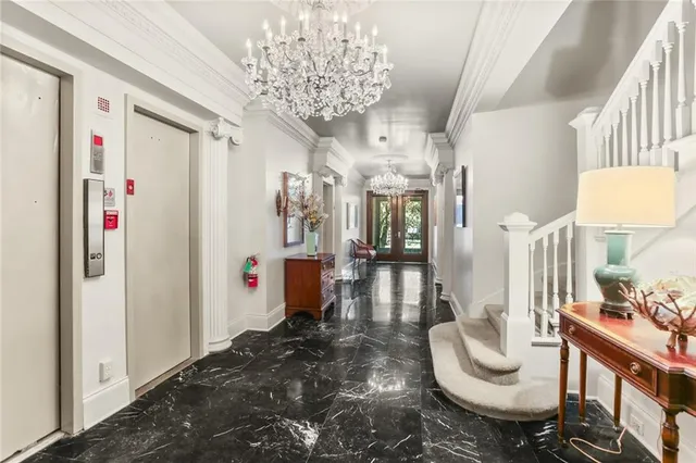 $625,000 | 5421 St Charles Avenue, Unit 2D, New Orleans, LA 70115