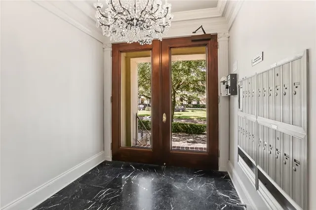 $625,000 | 5421 St Charles Avenue, Unit 2D, New Orleans, LA 70115