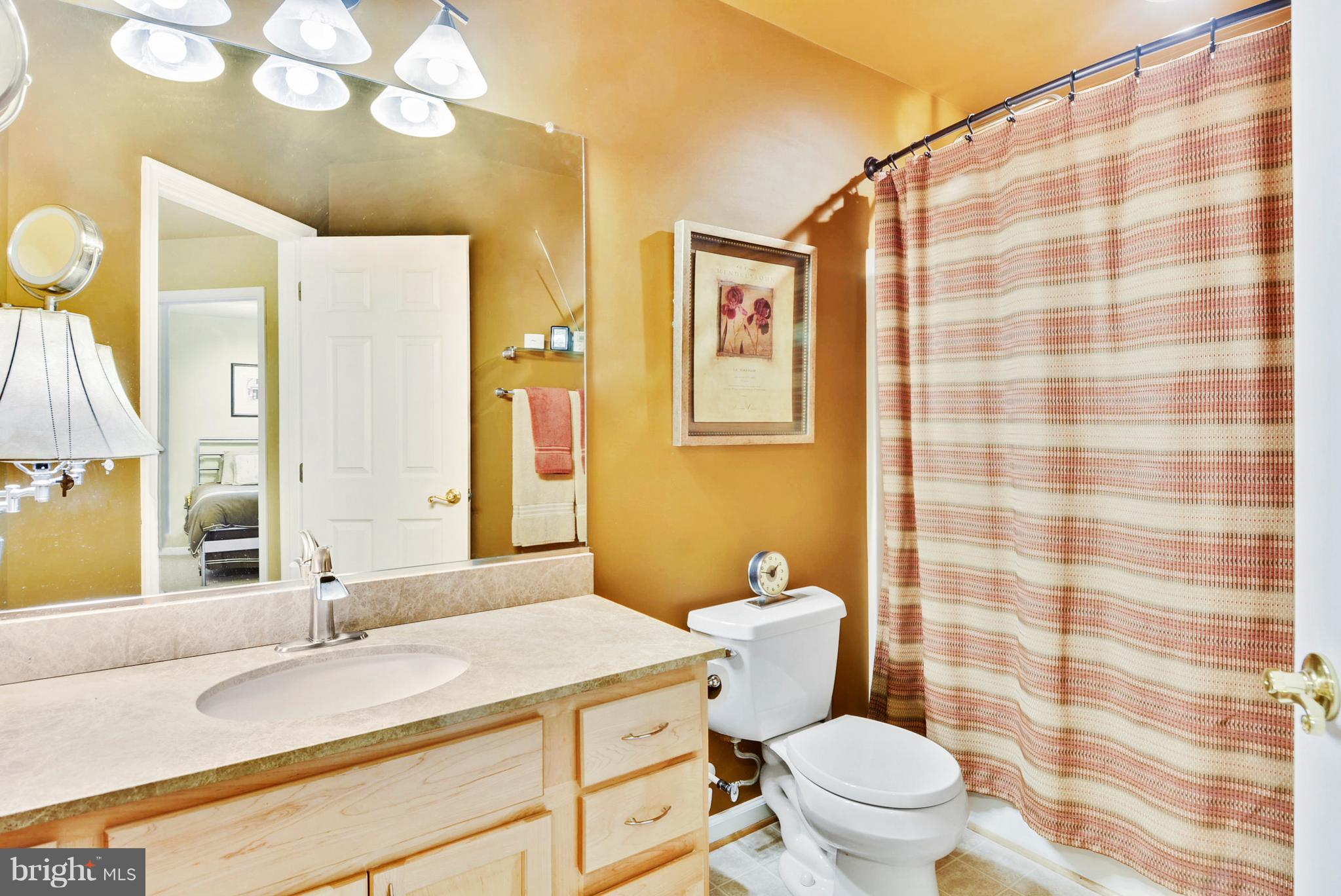 826 Swift Road Pasadena, MD 21122 - Photo 17 of 30 Hall Bath