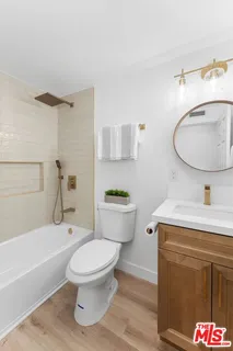 $1,189,800 | 3815 West 60th Street, Los Angeles, CA 90043