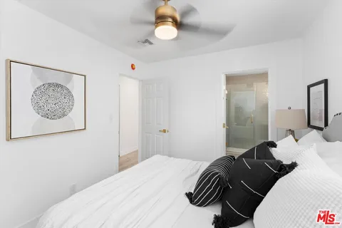 $1,189,800 | 3815 West 60th Street, Los Angeles, CA 90043